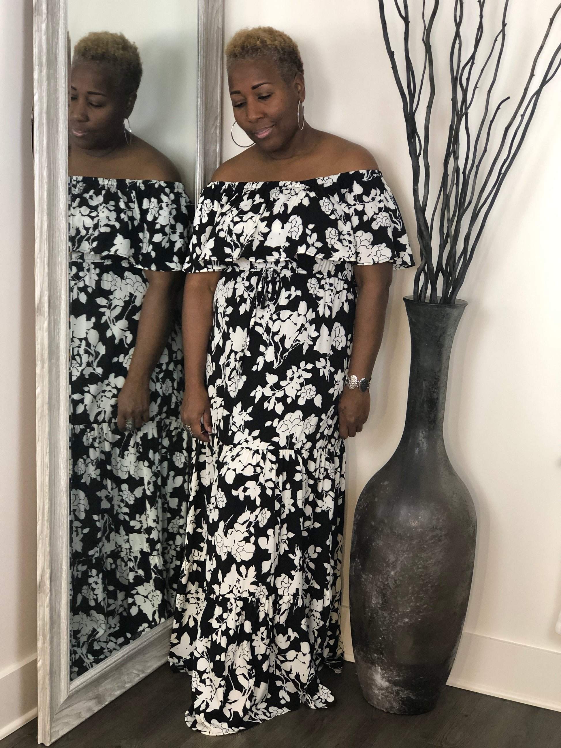 Floral Print Black/White Maxi Dress Eight 21 Boutique Floral Print Black/White Maxi Dress Eight 21 Boutique